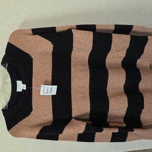 Carson black and tan sweater Medium